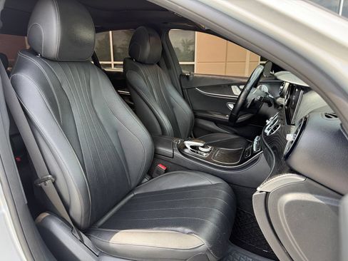 Used 2019 Mercedes-Benz E 300 4MATIC image 40