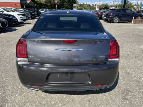 Used 2016 Chrysler 300 S image 6