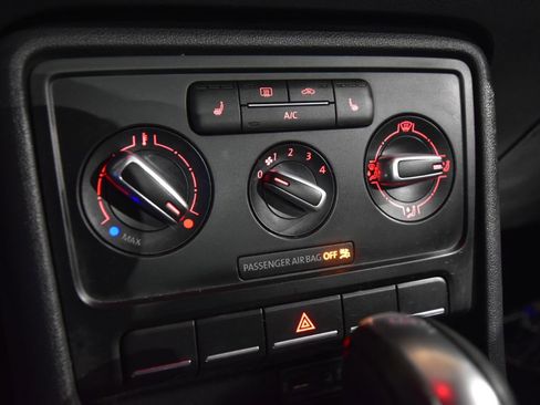 Used 2016 Volkswagen Beetle 1.8T SE image 24