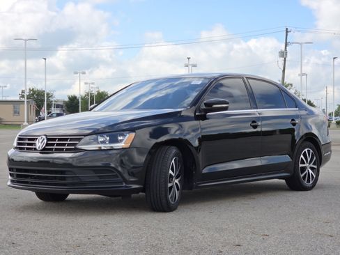 Used 2018 Volkswagen Jetta SE FWD image 12