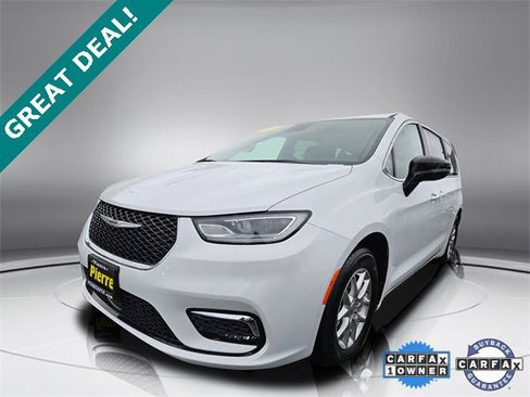 Used 2024 Chrysler Pacifica Touring-L image 1