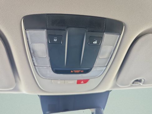 Used 2022 Kia Sorento S FWD image 17