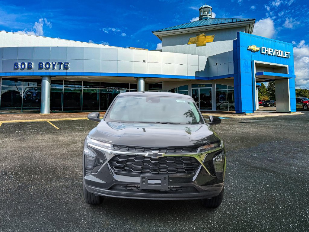 New 2026 Chevrolet Trax LS w/ LS Convenience Package FWD image 10