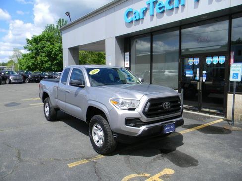 Used 2020 Toyota Tacoma SR w/ SR Convenience Package AWD/4WD image 2