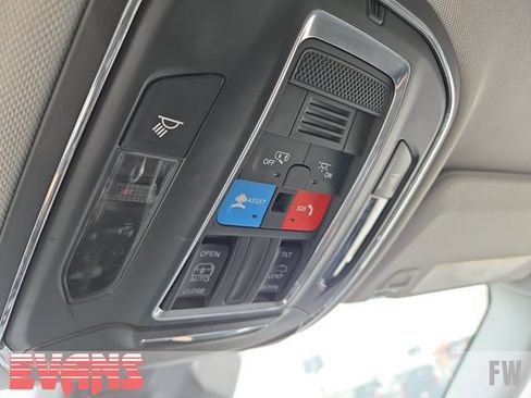 Used 2023 Jeep Grand Cherokee Laredo w/ Trailer Tow Prep Group (B) AWD/4WD image 10