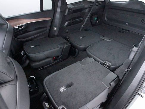 Certified 2025 Volvo XC90 T8 Plus w/ Protection Package Premier image 25