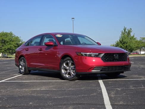 Certified 2024 Honda Accord EX image 2