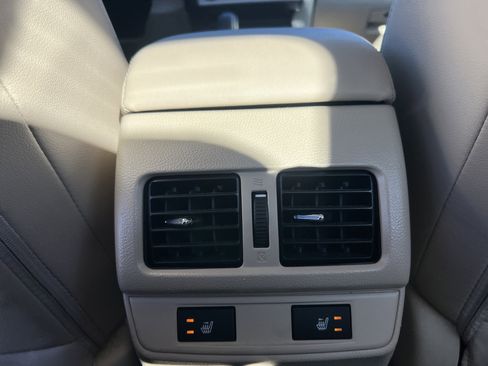 Used 2016 Subaru Legacy 2.5i Limited image 24