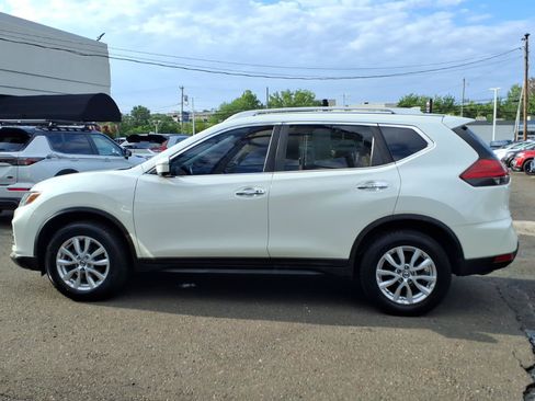 Used 2017 Nissan Rogue SV w/ SV Premium Package AWD/4WD image 7
