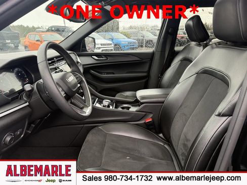 Used 2024 Jeep Grand Cherokee L Altitude image 15