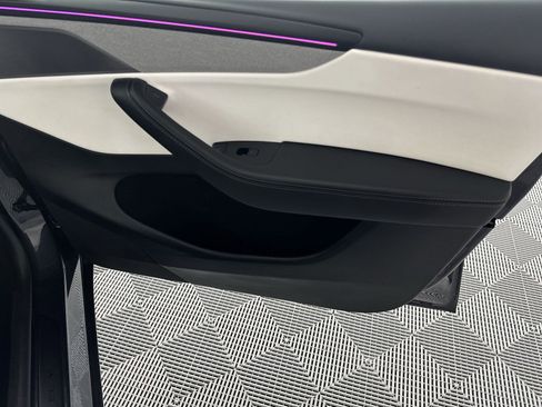 Used 2026 Tesla Model Y 2WD image 32