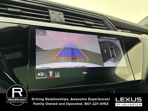 Used 2024 Audi Q8 e-tron Premium Plus image 6