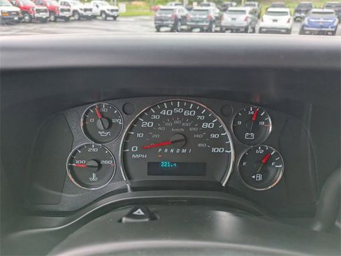 New 2025 GMC Savana 3500 w/ Driver Convenience Package image 16