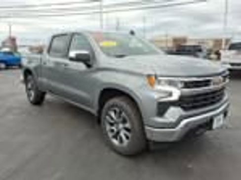 Used 2025 Chevrolet Silverado 1500 LT AWD/4WD image 3