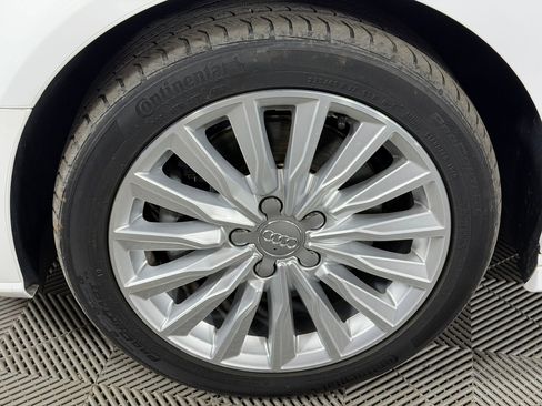 Used 2018 Audi A3 e-tron Prestige FWD image 12