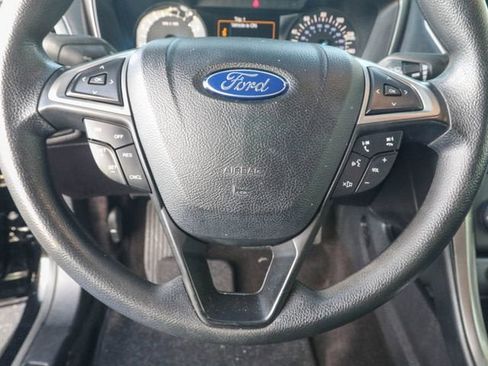 Used 2017 Ford Fusion SE FWD image 17