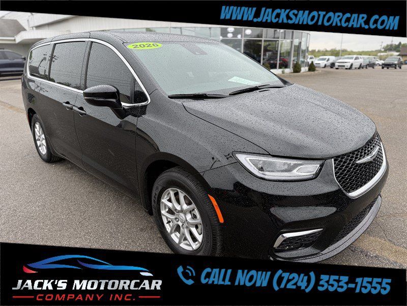 Used 2026 Chrysler Pacifica Select FWD image 1