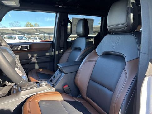 Used 2024 Ford Bronco Outer Banks image 11