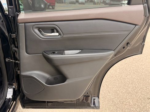 Used 2023 Nissan Rogue SL w/ SL Premium Package AWD/4WD image 16