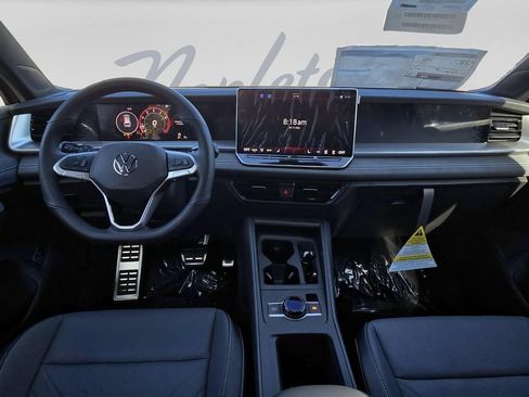 New 2026 Volkswagen Tiguan SE R-Line FWD image 8