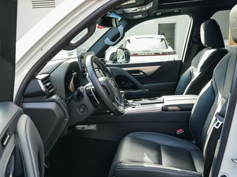 Used 2024 Lexus LX 600 F Sport AWD/4WD image 18