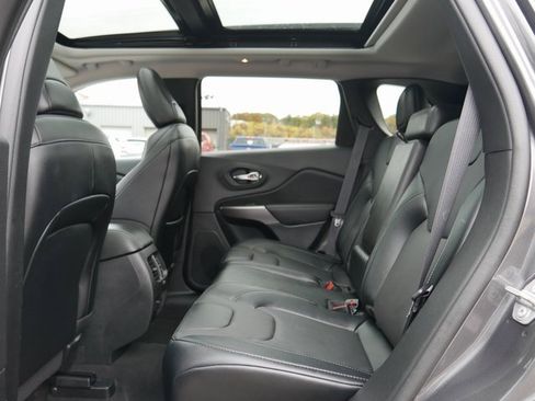 Used 2022 Jeep Cherokee Limited image 14