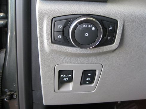 Used 2018 Ford F150 XLT w/ Equipment Group 301A Mid AWD/4WD image 18