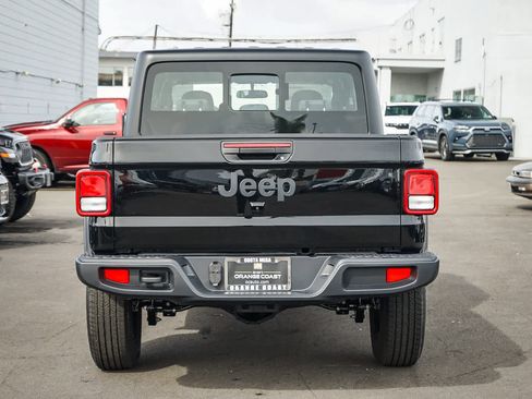 New 2026 Jeep Gladiator Sport image 5