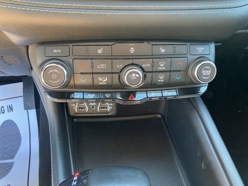 Used 2021 Dodge Durango SXT image 17