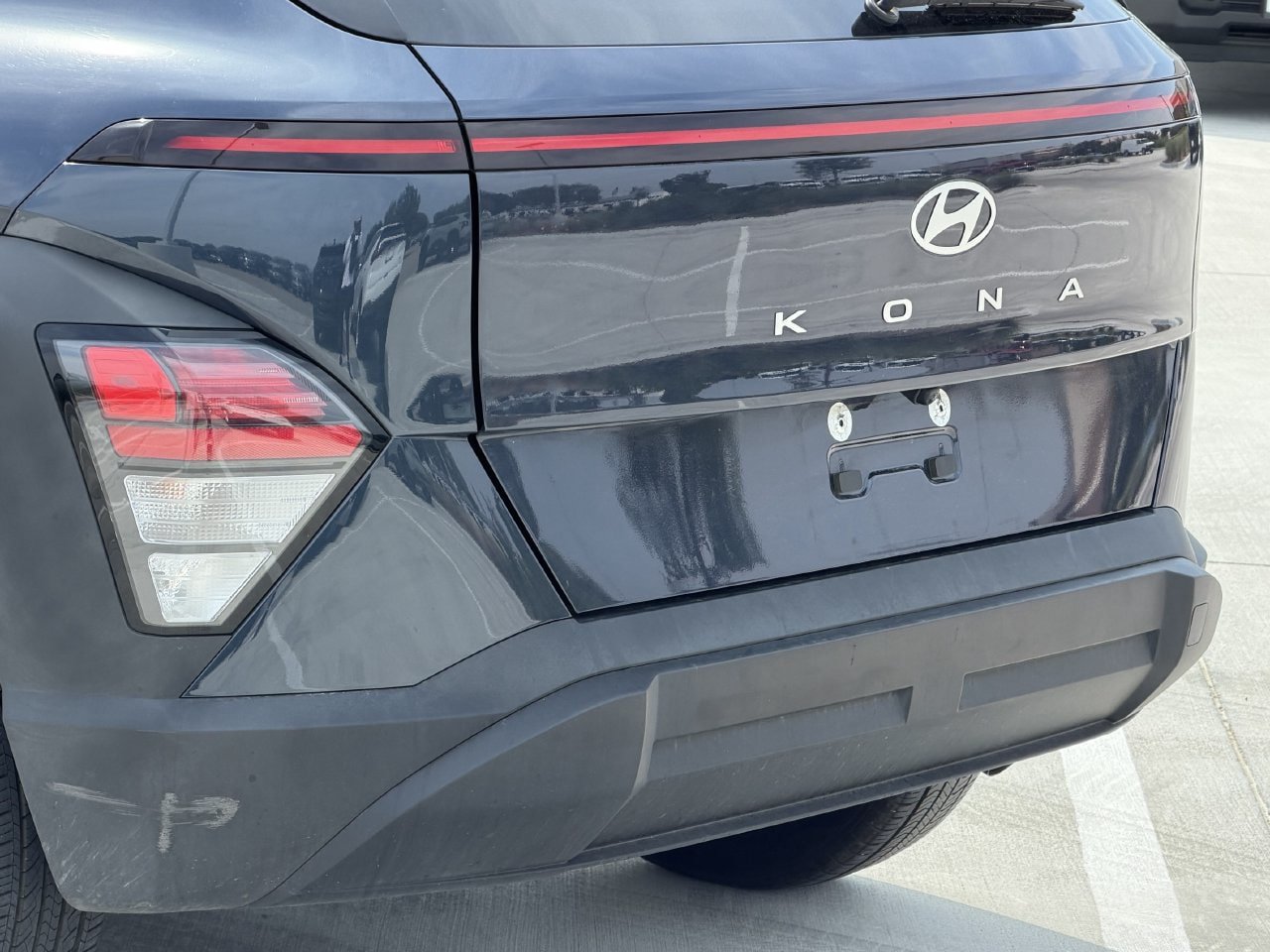 Used 2025 Hyundai Kona SEL FWD image 7