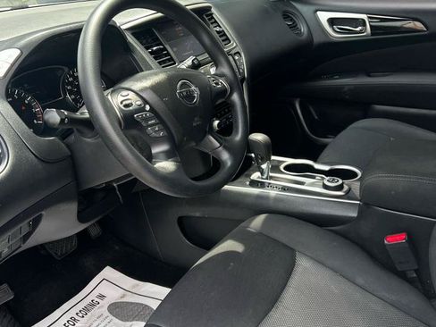Used 2017 Nissan Pathfinder S AWD/4WD image 16