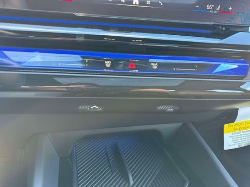 Certified 2024 BMW i5 eDrive40i w/ Convenience Package image 16