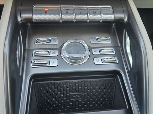 New 2026 Lincoln Nautilus Premier AWD/4WD image 16