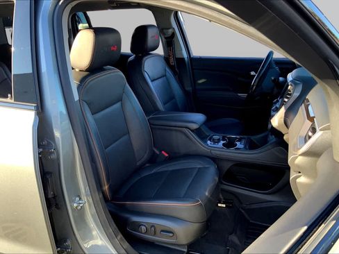 Used 2023 GMC Acadia AT4 w/ Technology Package AWD/4WD image 8