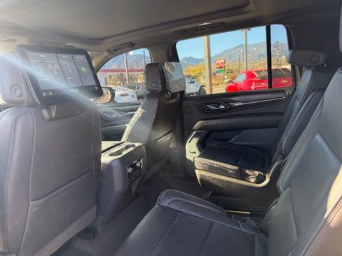 Used 2021 GMC Yukon XL Denali w/ Denali Premium Package image 20