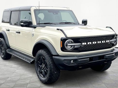 New 2025 Ford Bronco Outer Banks image 1