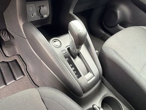 New 2025 Nissan Kicks Play S image 24