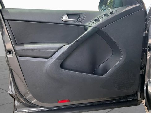 Used 2016 Volkswagen Tiguan SE FWD image 22