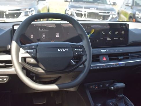 New 2026 Kia K4 FWD image 17