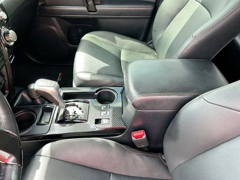 Used 2023 Toyota 4Runner TRD Off-Road Premium w/ Moonroof Package AWD/4WD image 29
