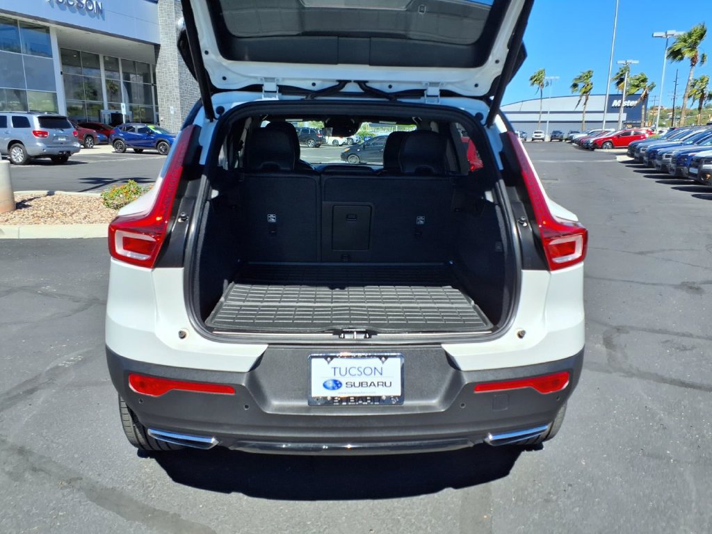 Used 2020 Volvo XC40 T5 R-Design AWD/4WD image 16