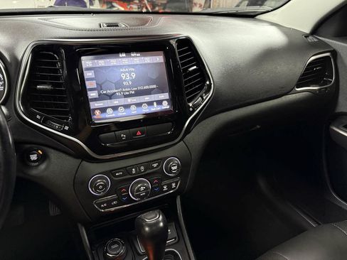 Used 2020 Jeep Cherokee Limited AWD/4WD image 18