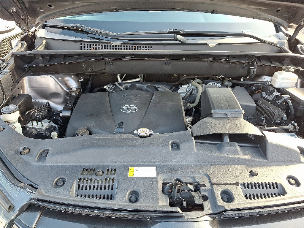 Certified 2019 Toyota Highlander SE AWD/4WD image 29