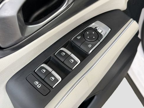 Used 2023 Kia Sorento S FWD image 19