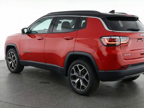 Used 2025 Jeep Compass Limited image 6