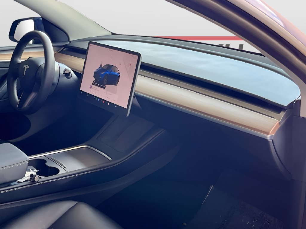 Used 2025 Tesla Model Y Long Range RWD image 30