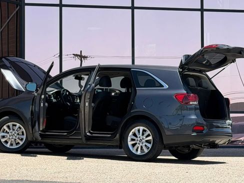 Used 2019 Kia Sorento FWD V6 image 30