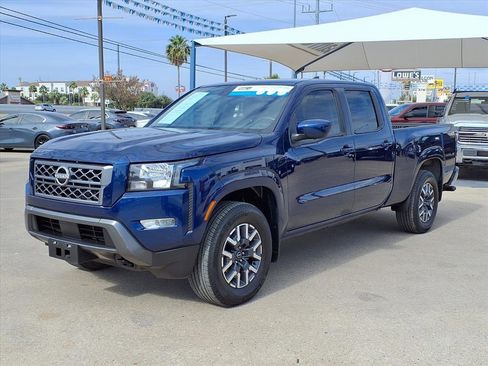 Used 2023 Nissan Frontier SV w/ Technology Package image 3