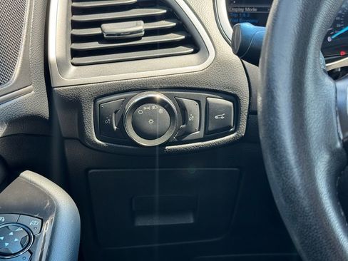 Used 2016 Ford Edge SEL w/ Equipment Group 201A AWD/4WD image 21