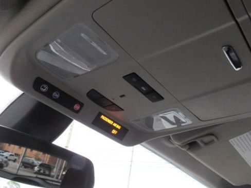 Used 2019 Buick Envision Essence image 21